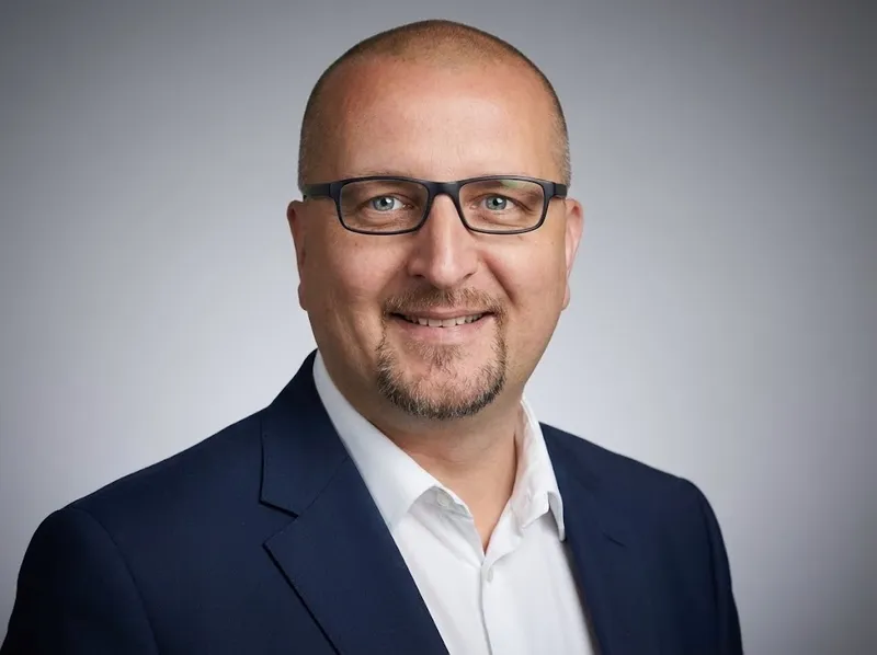 Założyciel FlowEdge AI